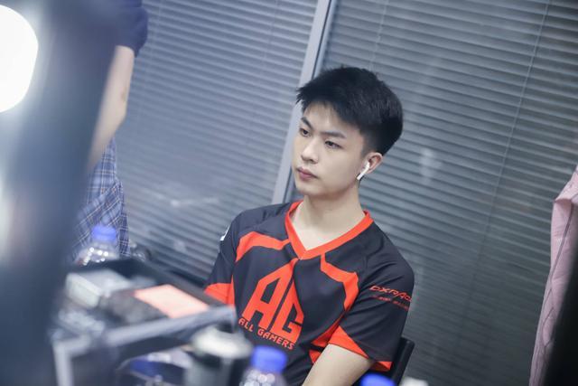 DOTA2震中杯比赛：OG、Nip、Liquid共同旗开得胜