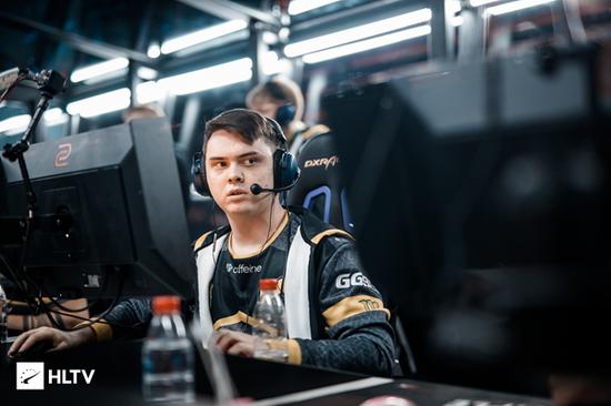 真不是选手在演，CSGO这个影响BUG的局势两年都没修好